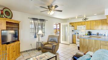 Apartment (0 Bedroom) | Interior