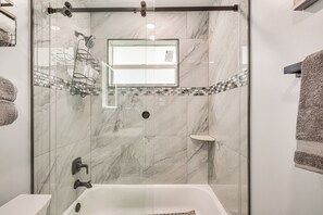Apartment (2 Bedrooms) | Interior - 3 Mi to Port Everglades: Modern Getaway w/ Yard (Dania Beach)