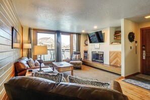 Apartment (2 Bedrooms) | Interior - Continental Divide Views: Lakefront Keystone Condo (Keystone)