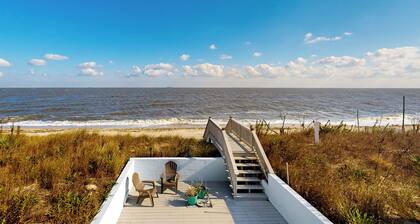 Beach View, Multiple Outdoor Spaces! Milford Haven