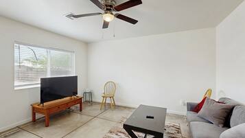 House (3 Bedrooms) | Front of property