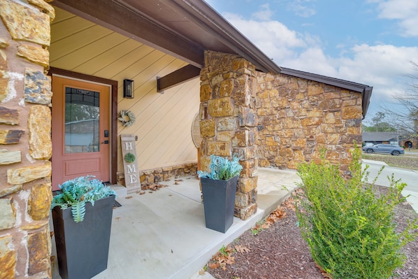 Interior - Tulsa Area Home w/ Fenced Yard: Pets Welcome! (Tulsa)