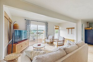 House (3 Bedrooms) | Interior - Steps to Sea & Sand! Top-floor Surf City Retreat (Holly Ridge)