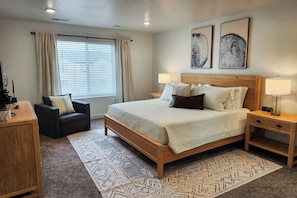 Apartment (3 Bedrooms) | Interior - 3 BR Townhouse w/ Mountain Views & Central Air (Cedar City)