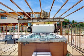 Interior - 4 BR Home w/ Pool, Hot Tub, Fireplaces, Grills (Arroyo Seco)