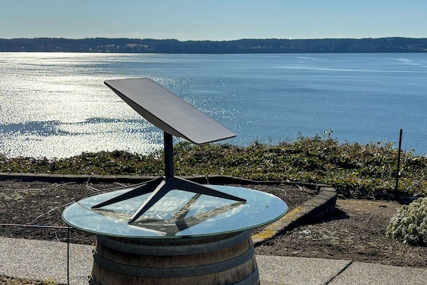 Apartment (0 Bedroom) | Interior - Studio Retreat w/ Stunning View - Close to Beaches (Camano Island)