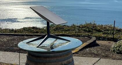 Studio Retreat w/ Stunning View - Close to Beaches