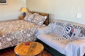 Apartment (0 Bedroom) | Interior - Studio Retreat w/ Stunning View - Close to Beaches (Camano Island)