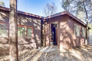 Interior - MTB Base Camp! Rustic Cabin By Mt Laguna Trails (Mount Laguna)