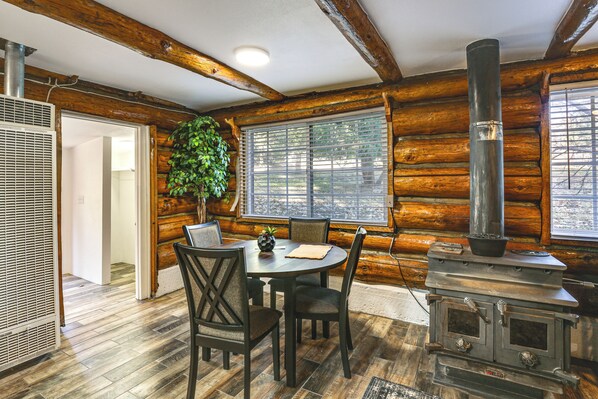 Interior - MTB Base Camp! Rustic Cabin By Mt Laguna Trails (Mount Laguna)