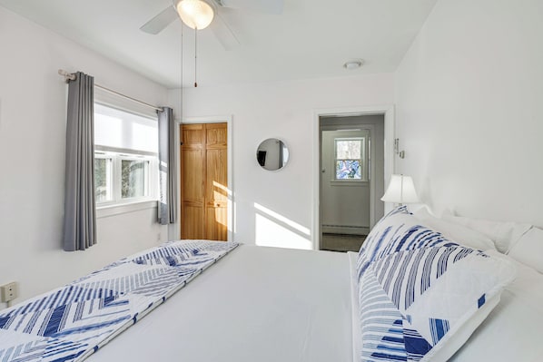 Apartment (2 Bedrooms) | Interior - Unbeatable Downtown Location! Bar Harbor Apt (Bar Harbor)