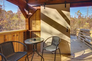 Interior - 'feelin Feisty:' Blue Ridge Mtns Couple's Cabin (Union Mills)
