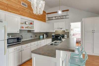 Steps to Sea! Crystal Beach Home w/ Furnished Deck