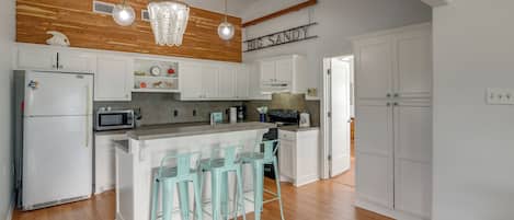 House (2 Bedrooms) | Interior