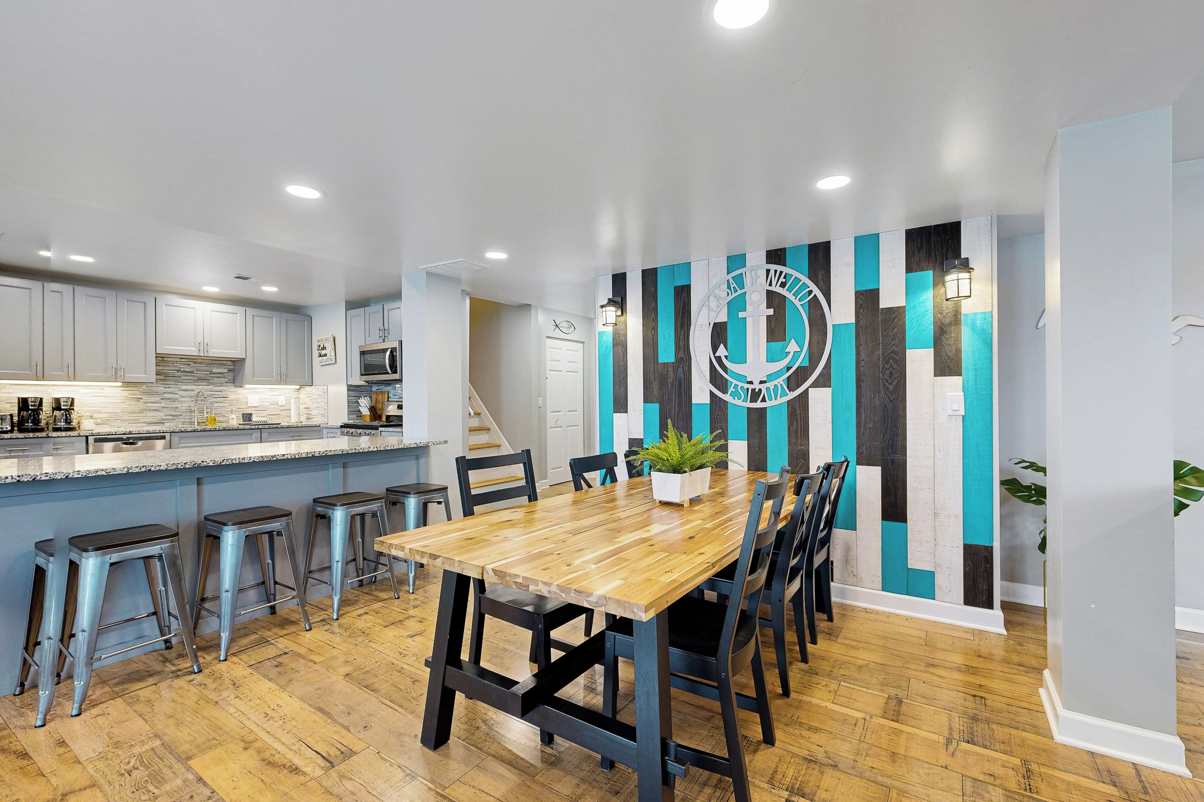 House (6 Bedrooms) | Interior