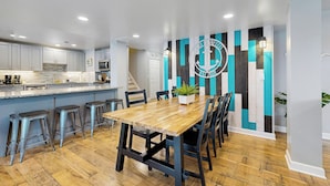 Rumah (6 Bedrooms) | Interior