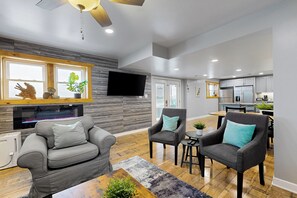 House (6 Bedrooms) | Front of property