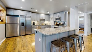 Rumah (6 Bedrooms) | Interior