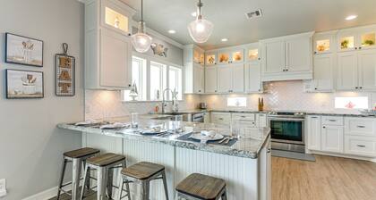 Walk to Shore: Crystal Beach Escape w/ Deck & Bar!