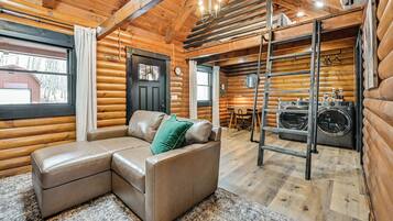 House (1 Bedroom) | Interior