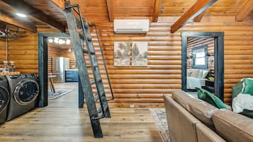 House (1 Bedroom) | Interior