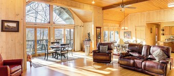 2 Mi to Ski Slopes! Mtn-view Home in Mars Hill