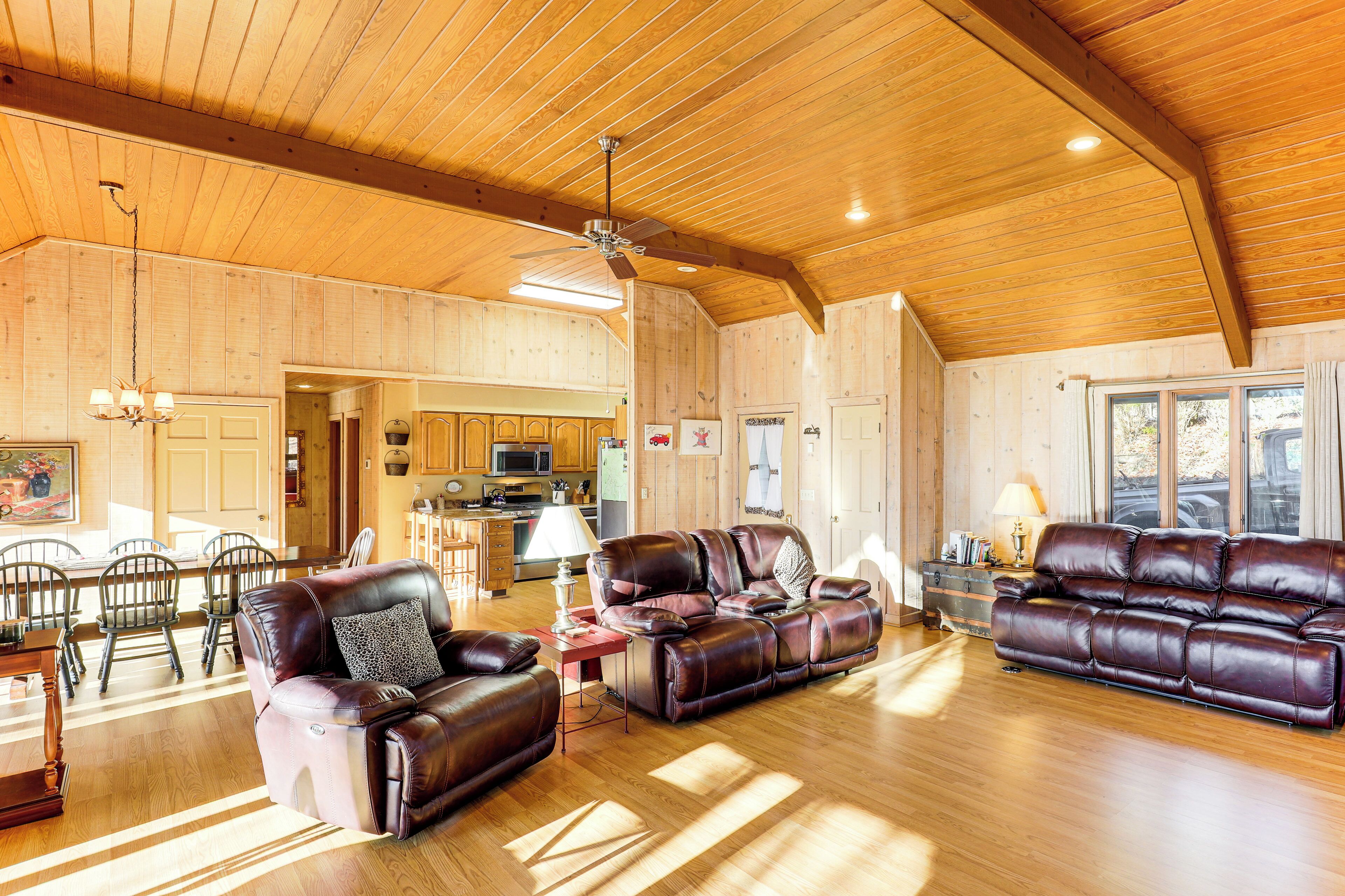 House (4 Bedrooms) | Interior