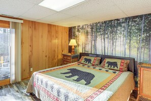 House (4 Bedrooms) | Interior - 2 Mi to Ski Slopes! Mtn-view Home in Mars Hill (Mars Hill)