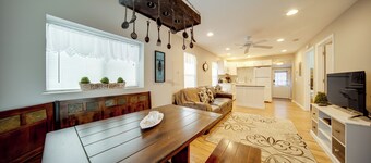 Gotl Strip Cottage. Walk to the Beach