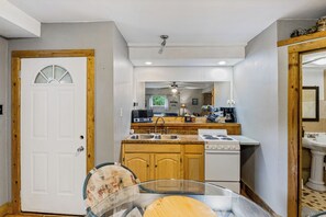 Apartment (1 Bedroom) | Interior - 1 BR Lakefront Hideaway w/ Fenced Yard (Lake Ozark)