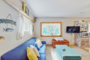 Apartment (1 Bedroom) | Interior - 1 BR Lakefront Hideaway w/ Fenced Yard (Lake Ozark)