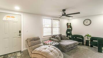 숙박 시설 정면