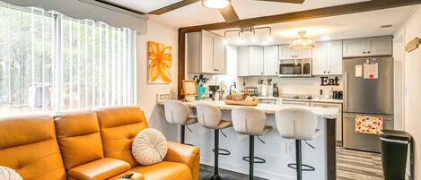 House (2 Bedrooms) | Interior