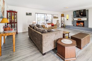 Interior - Mountain Golf Family Home w/ Deck in Spruce Pine (Spruce Pine)