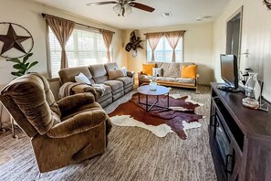 Nhà (2 Bedrooms) | Nội th  ất