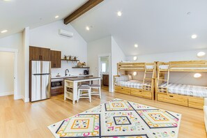 Interior - Great for Groups! Cle Elum Home w/ Game Room (Cle Elum)