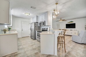 House (3 Bedrooms) | Interior