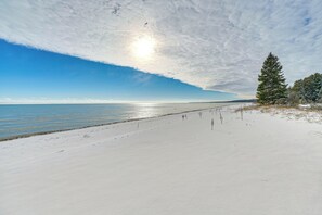 Interior - On-site Trails & Private Beach! Lake Huron Retreat (Harrisville)