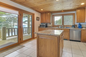 Interior - On-site Trails & Private Beach! Lake Huron Retreat (Harrisville)