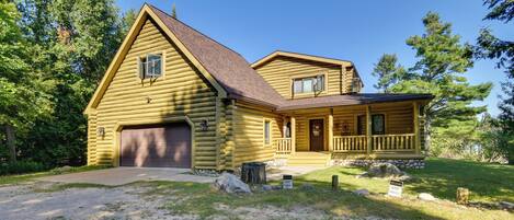 House (4 Bedrooms) | Front of property