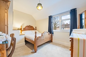 Iron/ironing board, WiFi, bed sheets - 3 Bedroom Home • Sleeps 6 • Free Parking • York (York)