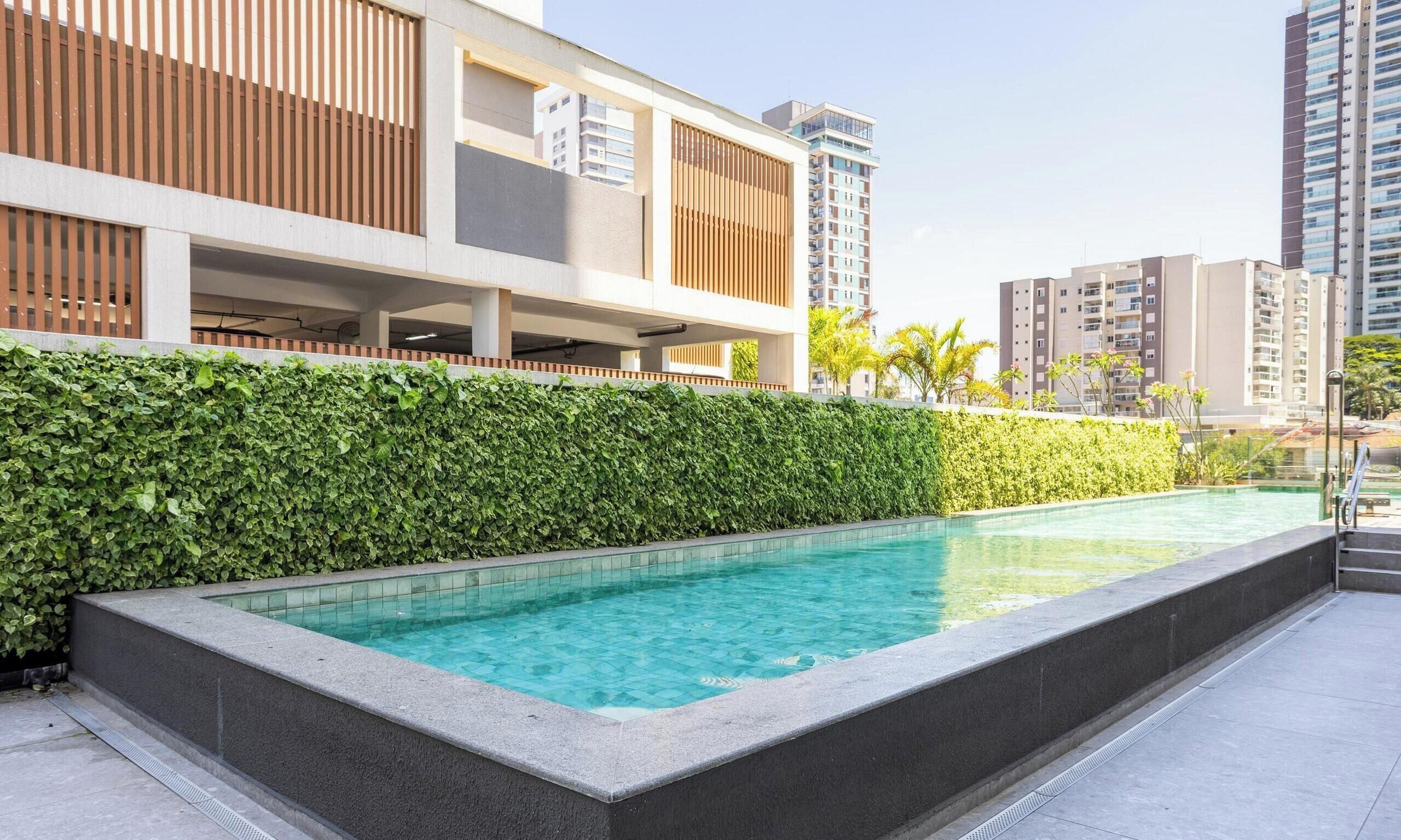 Basic Apartment | Pool