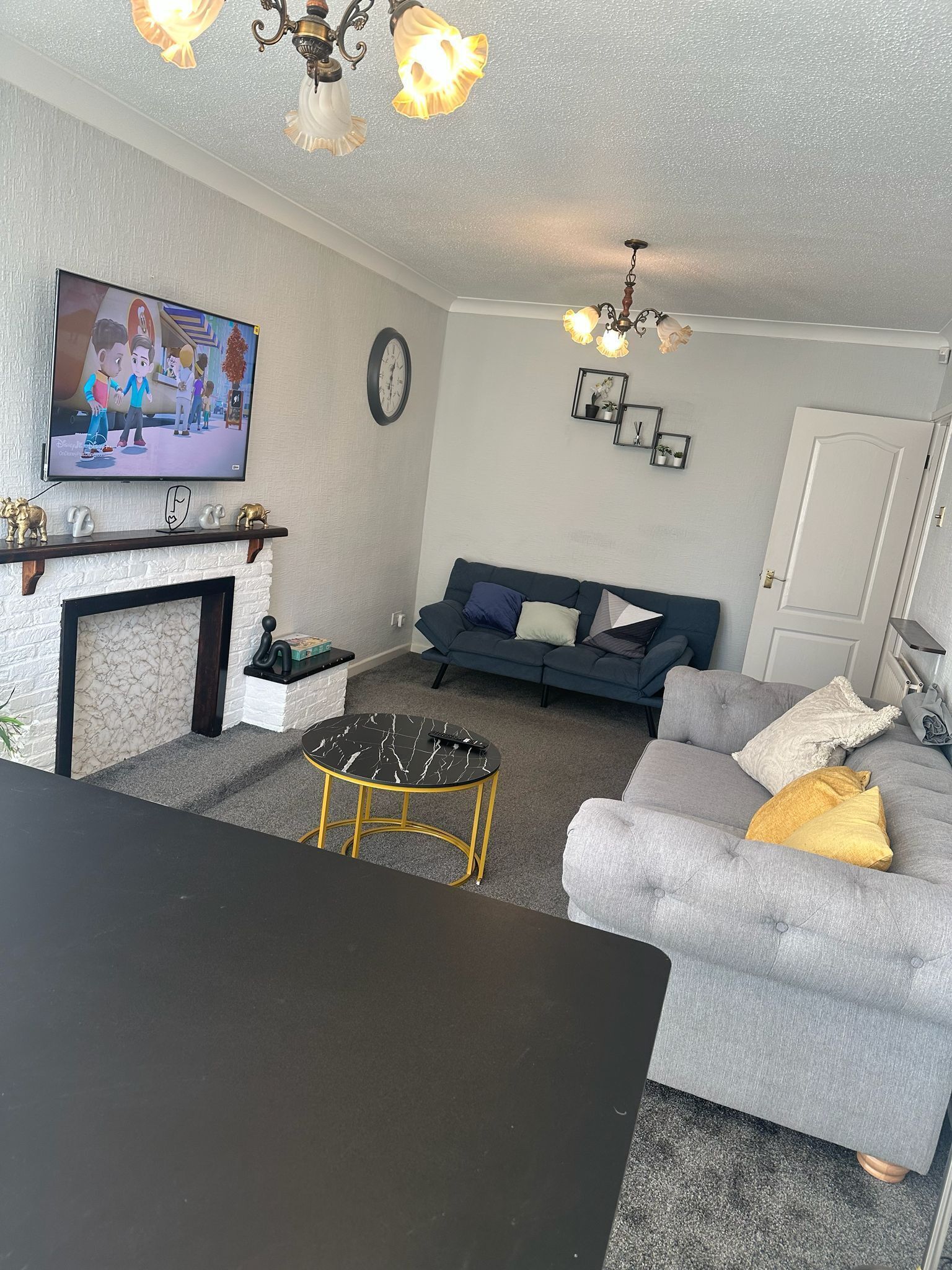 Shared Dormitory, 4 Bedrooms | Living room