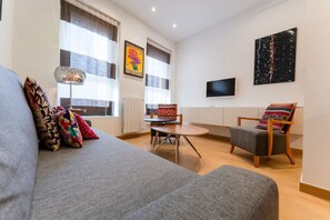 TV - bahia front apartment (Santander)