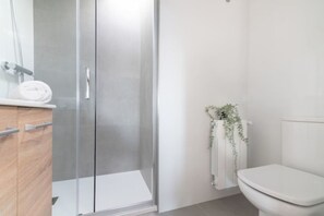 Bathroom - el atico del rio de la pila (Santander)