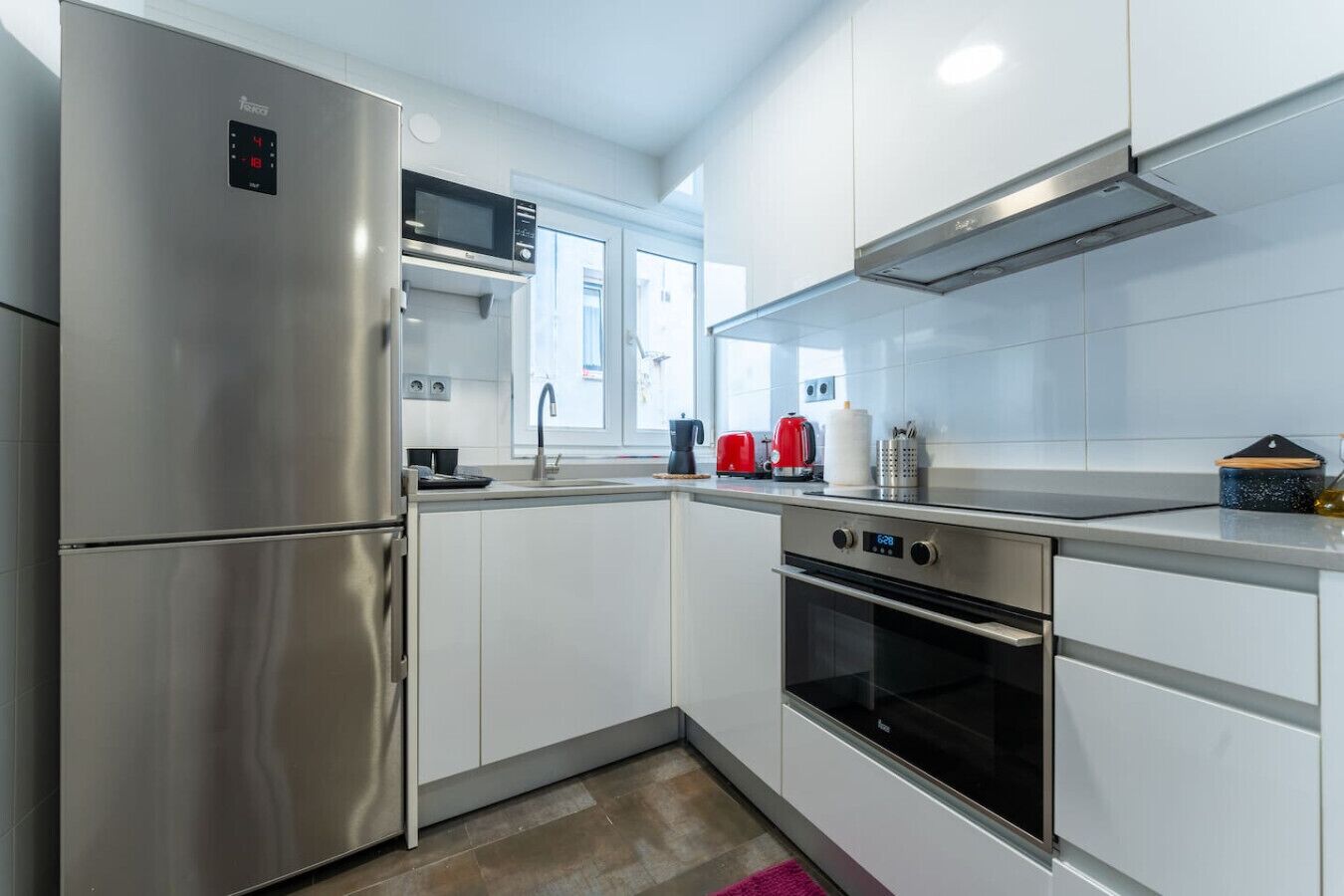 Fridge, oven, coffee/tea maker, toaster