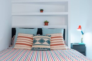 Desk, iron/ironing board, WiFi, bed sheets - El sol apartment en calle del sol (Santander)