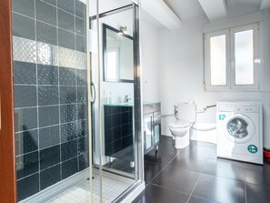 Hair dryer - Loft on iconic street (Santander)