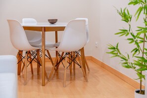 Dining - El Pisito del Sol | 4 Pax (Santander)