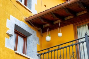 Exterior detail - Posada La Canal · habitación estilo rural (Ubiarco)